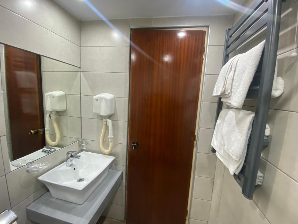 Hotel Ideal Пірей Екстер'єр фото